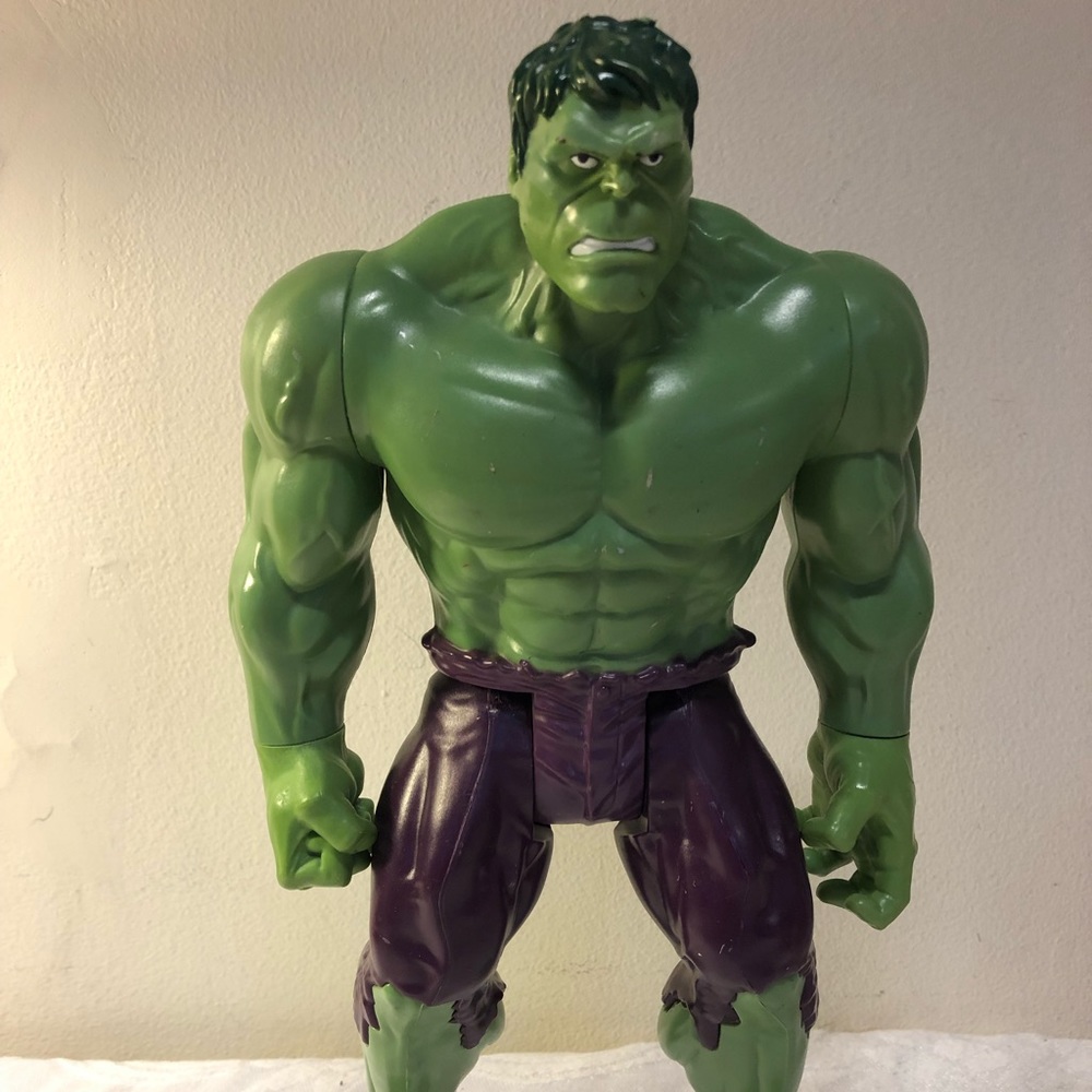 Hasbro Marvel 2013 Hulk Figure toy 11” movable arms & legs